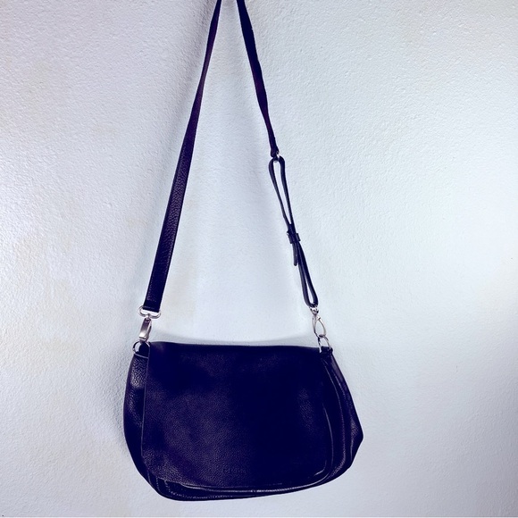 CALVIN KLEIN Shoulder/Crossbody bag with flap closure. Brown. Unlined.